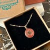 Médaille "S" Étoile - Orange – Image 2