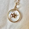 Médaille "S" Étoile sertie d'un Diamant - Transparente – Image 2