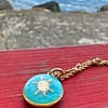 Médaille « S » tortue turquoise – Image 2