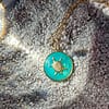 Médaille « S » tortue turquoise – Image 3