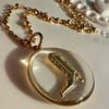 Médaille « M » santiag transparente – Image 2