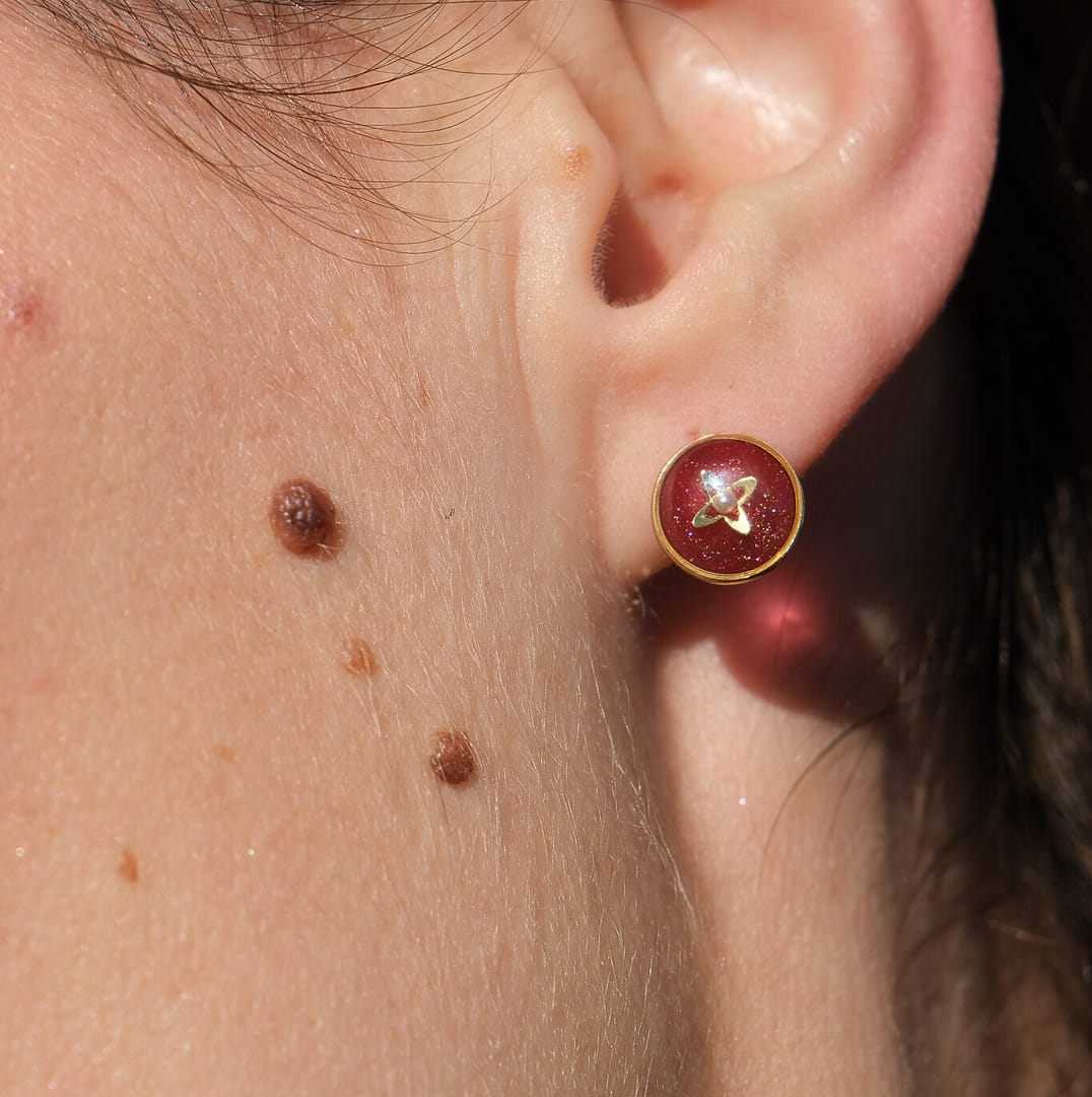 DSCF7442 Boucle d’oreille croix baroque rose