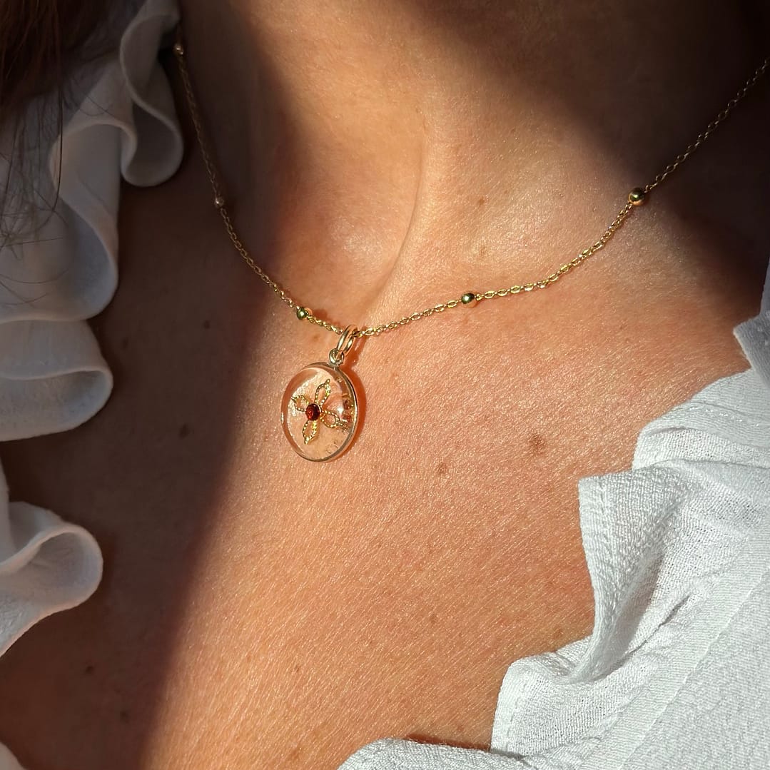 Médaille « S » croix Romane grenat taillé