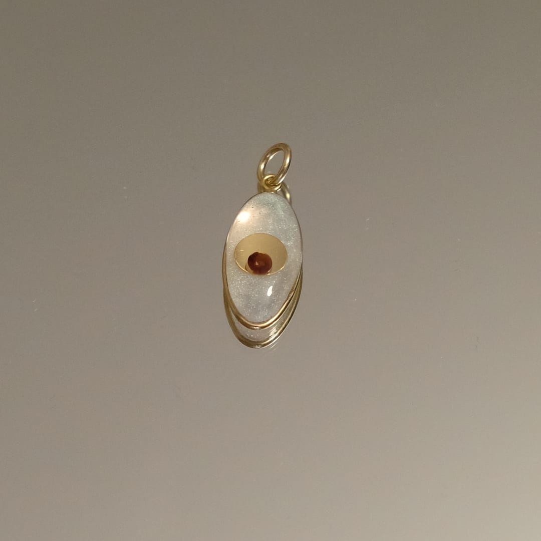 Médaille Ovale sertie d’un Grenat - Nacrée – Image 3