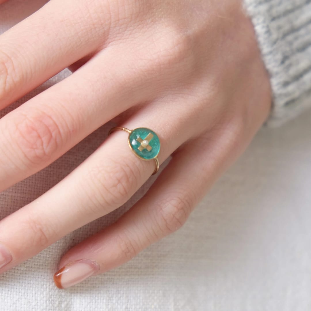 Bague croix perle