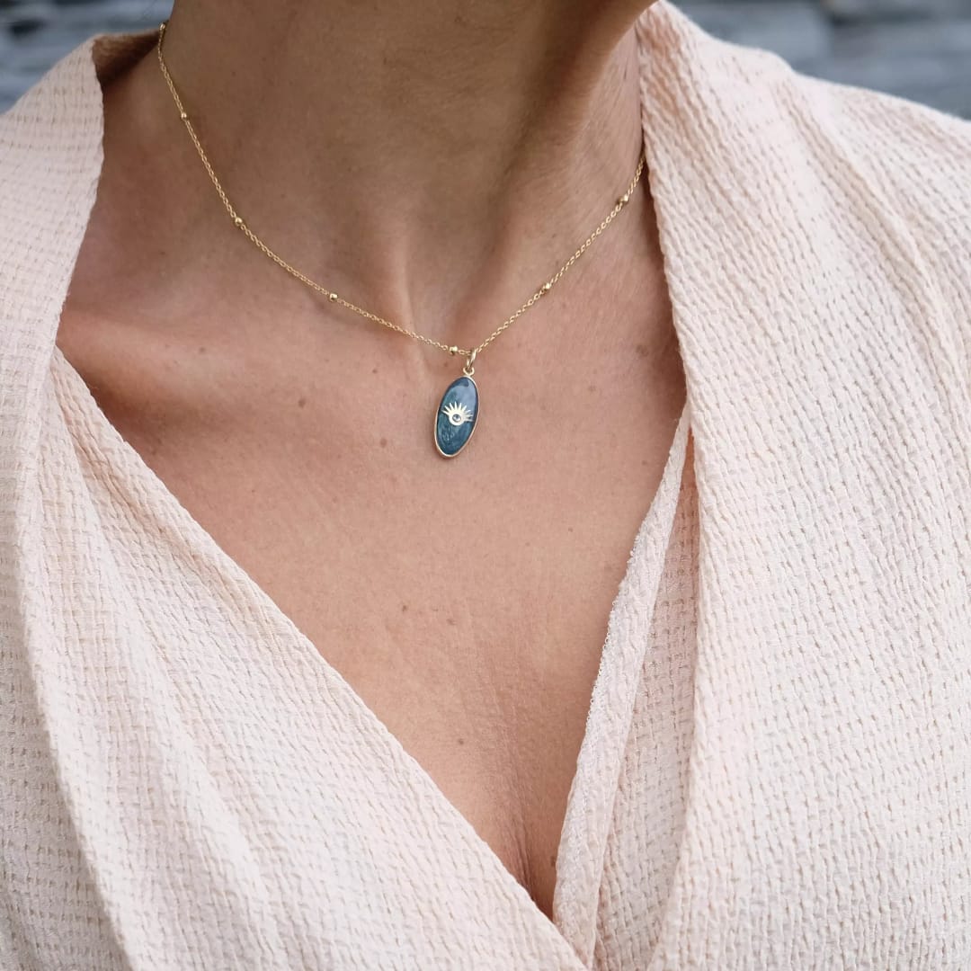 Médaille ovale Oeil