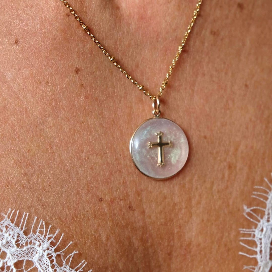 Médaille "M" Croix - Nacrée