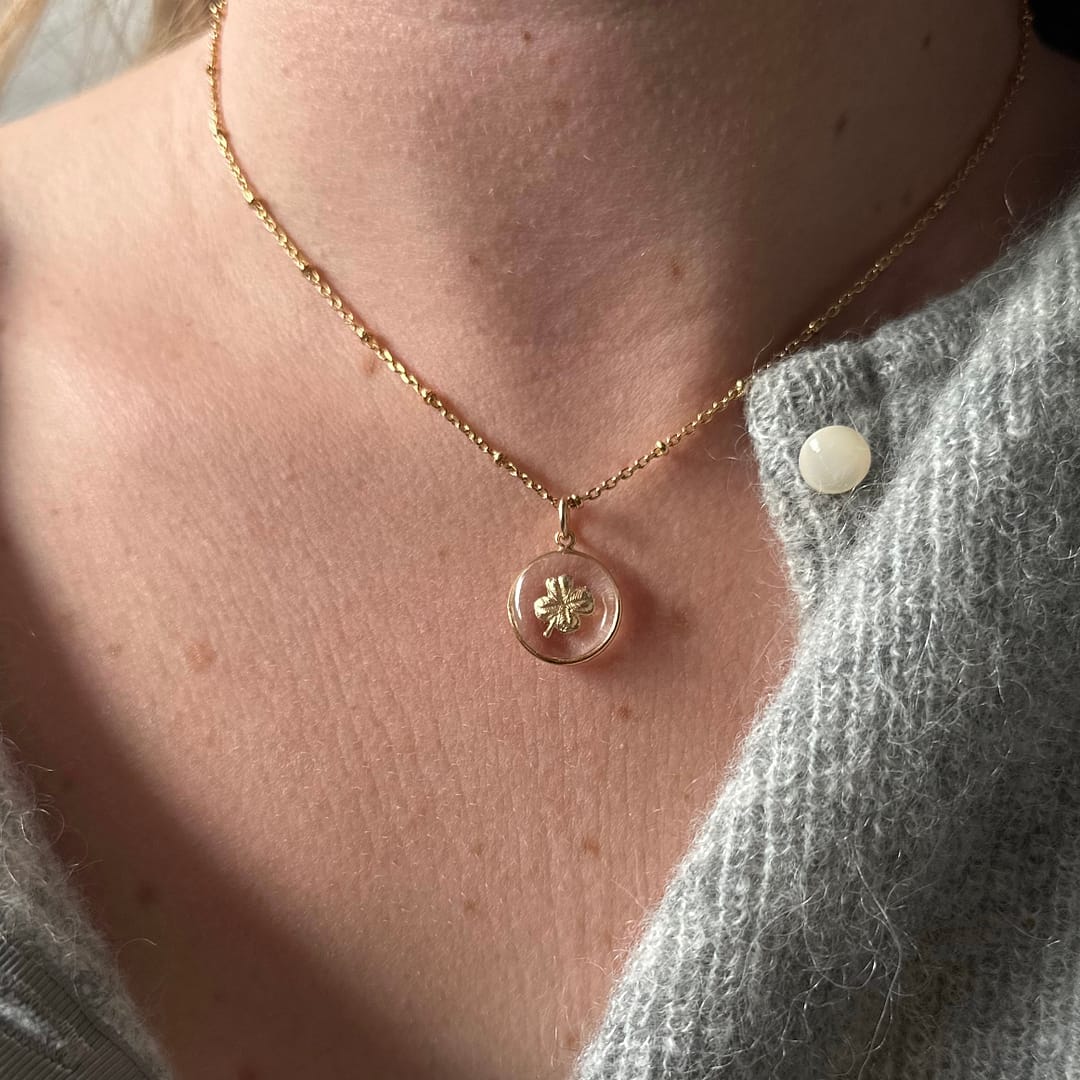 Médaille "S" Trèfle - Transparente