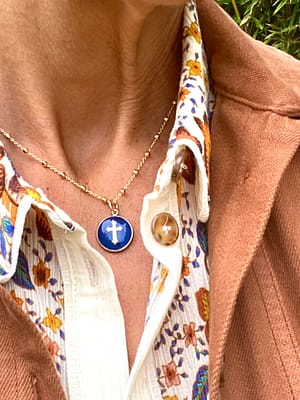 Médaille "S" Croix baroque - Bleue