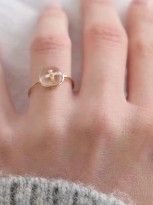 Bague croix perle