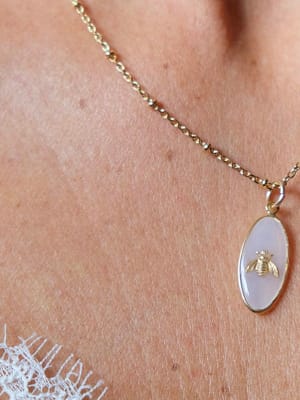 Médaille Ovale Abeille