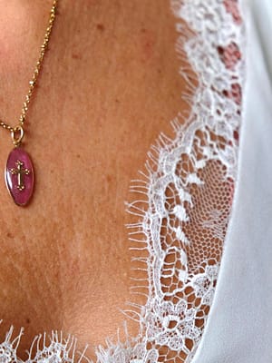 Médaille Ovale Croix - Rose