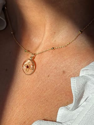 Médaille « S » croix Romane grenat taillé