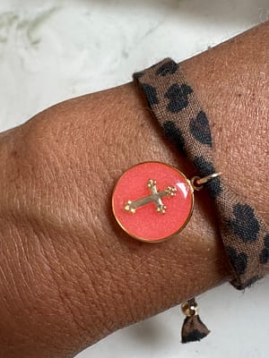 Bracelet léopard et croix corail fluo