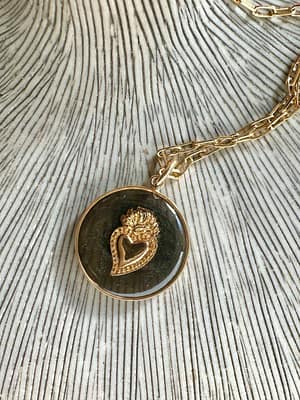 Médaille « M » ex-voto noir