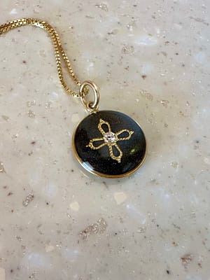 Médaille « S » croix Romane noire diamant