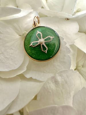 Médaille « S » croix Romane - vert printemps