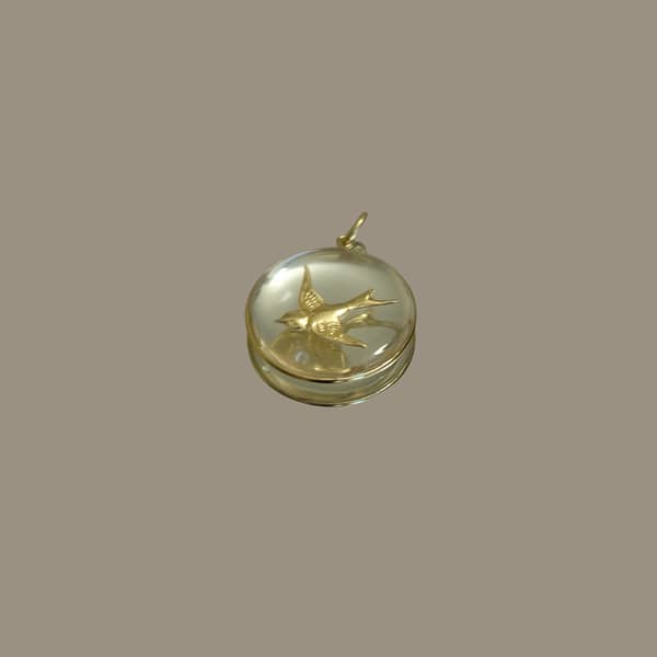 Médaille "L" Hirondelle - Transparente – Image 3