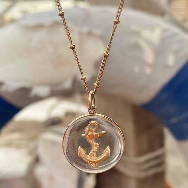 Médaille "M" Ancre - Transparente – Image 2