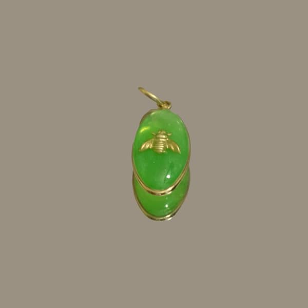 Médaille Ovale Abeille - Verte Pomme – Image 3