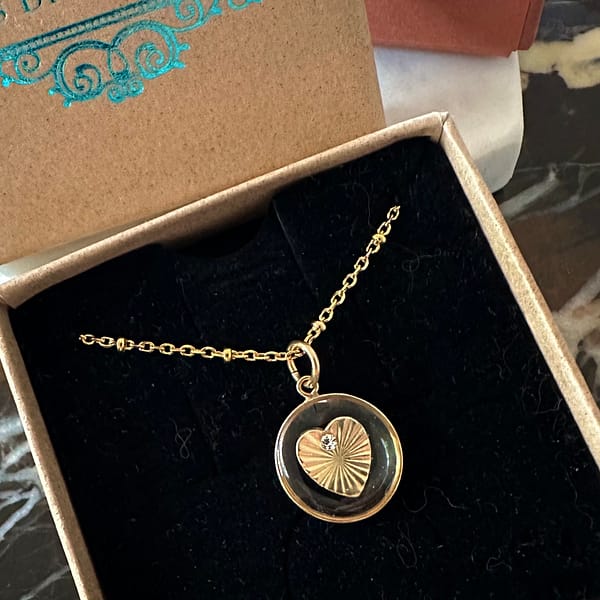 Médaille "S" Coeur sertie d'un Diamant - Transparente – Image 3
