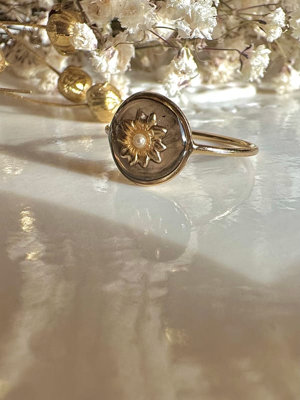 Bague fleur noire irisée taille 54