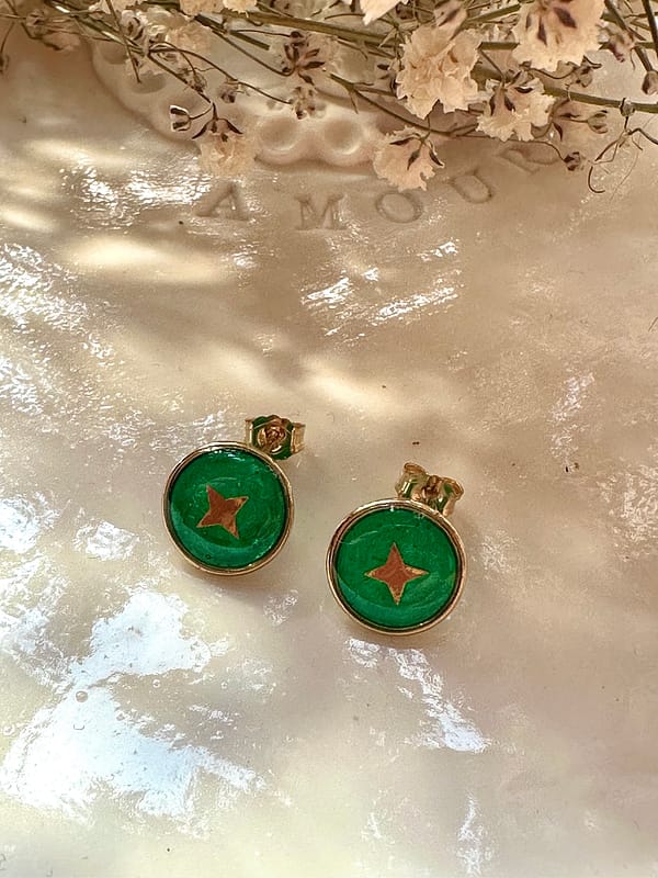 Boucles d’oreilles puce étoile verte – Image 2