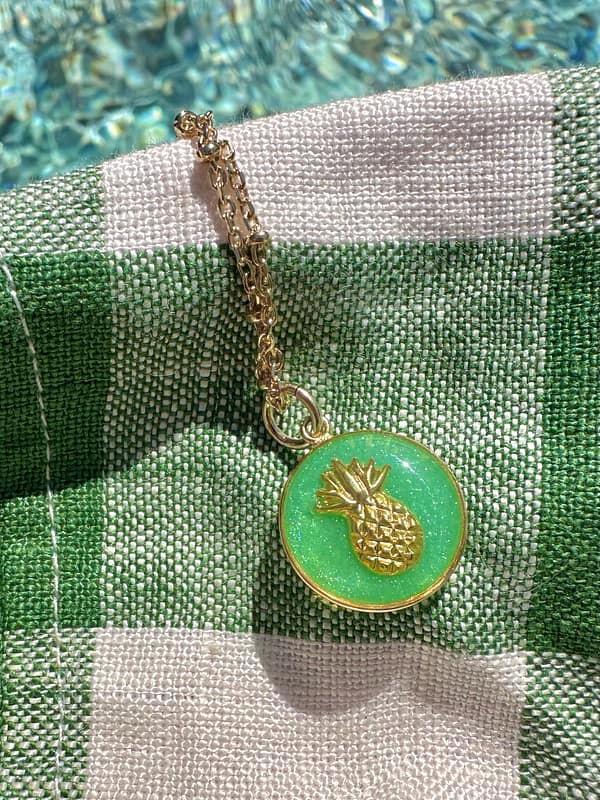 Médaille « S » Ananas vert vif