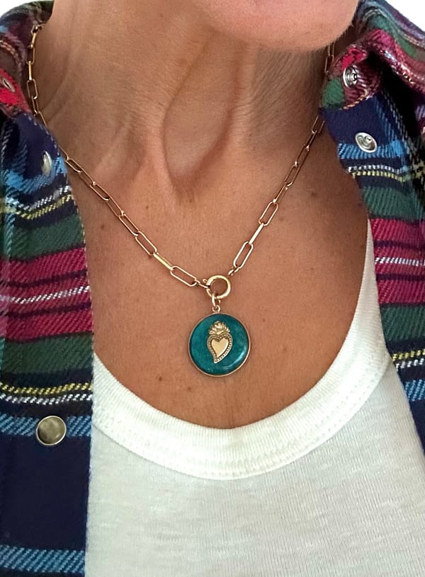 Médaille « M » ex-voto bleu paon – Image 2