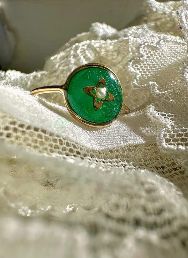 Bague losange et micro perle verte taille 54