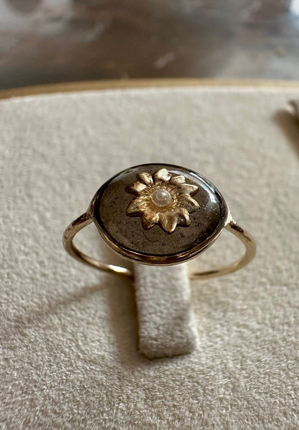 Bague fleur noire irisée taille 54 – Image 3