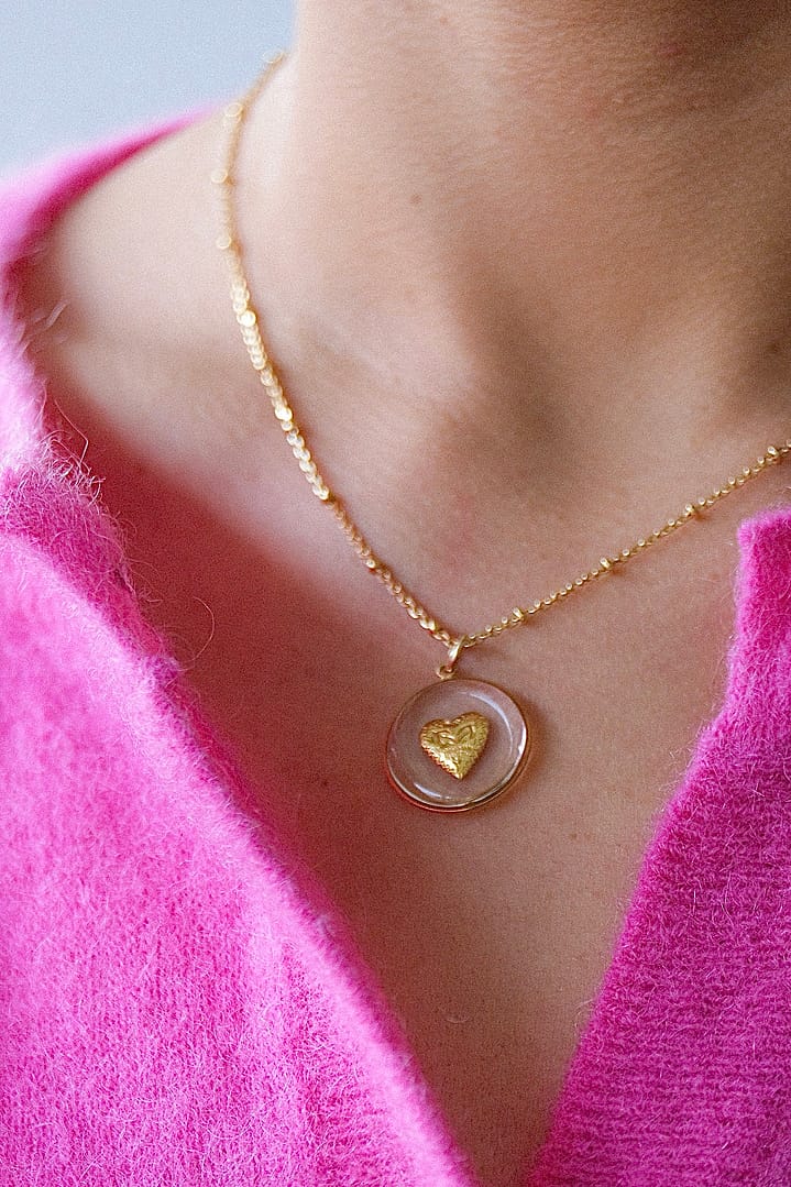 Médaille « M » cœur gravé – Image 3