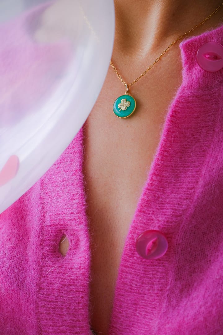 Médaille « S » trèfle vert Jade