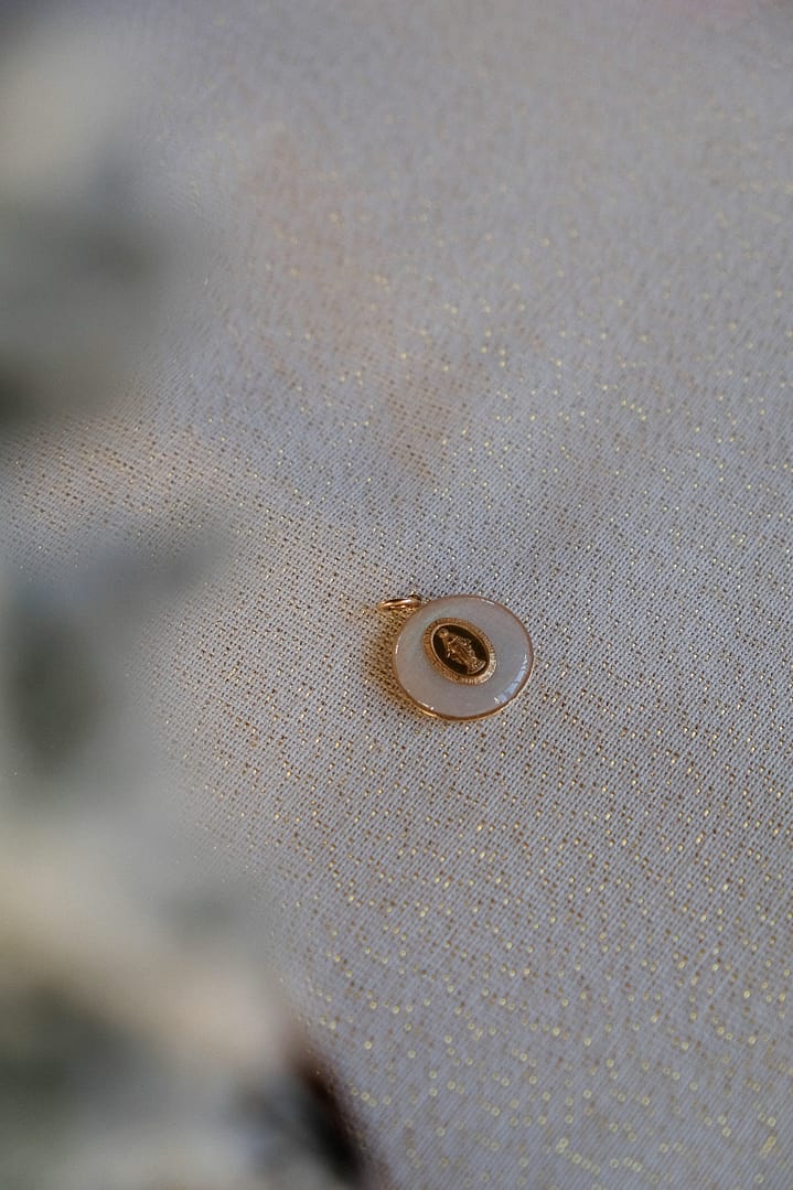 Médaille « M » Madone - nacre