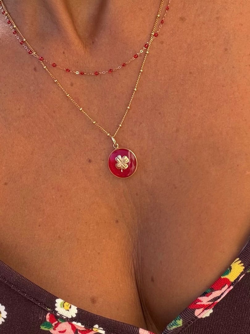 Médaille « S » trèfle rouge – Image 2