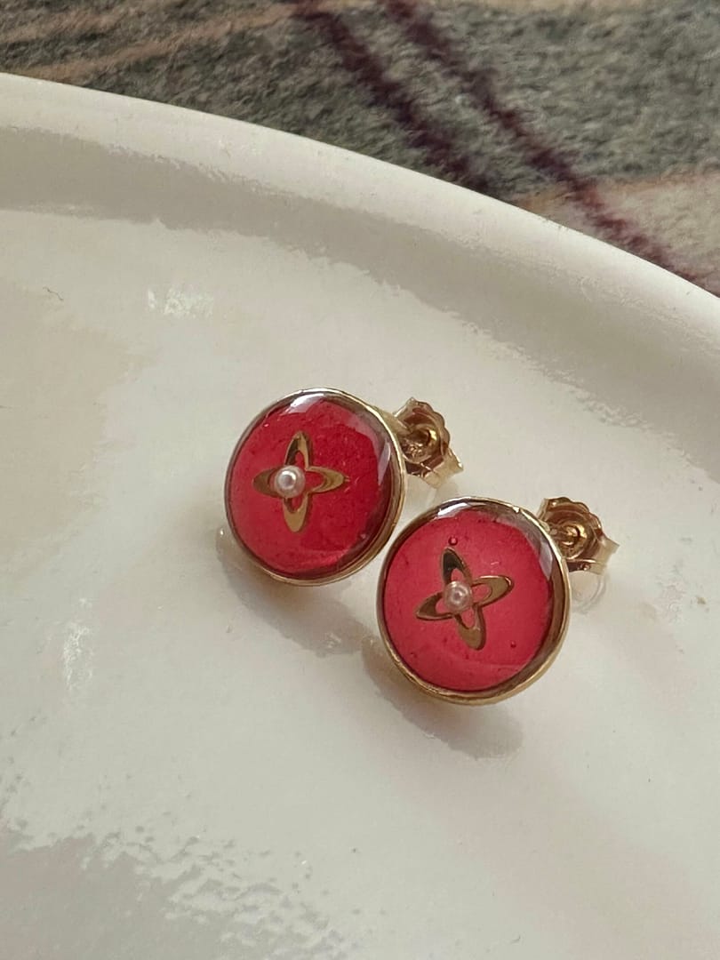 Boucles d’oreilles puce croisillon - bordeaux – Image 4