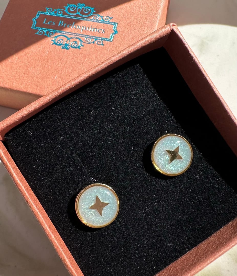 Boucles d’oreilles puce étoile - nacre – Image 3
